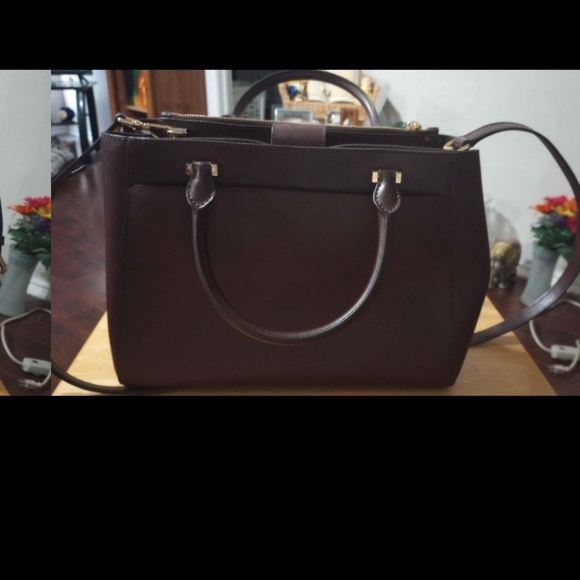 MICHAEL KORS PURSE - Picture 2 of 8